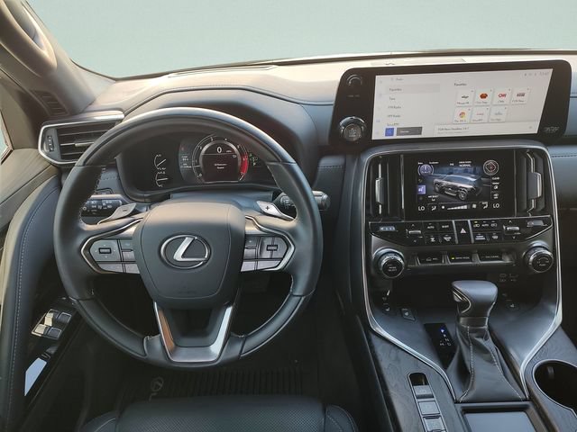 Used 2024 Lexus LX 600 4WD w/ Luxury Package image 10