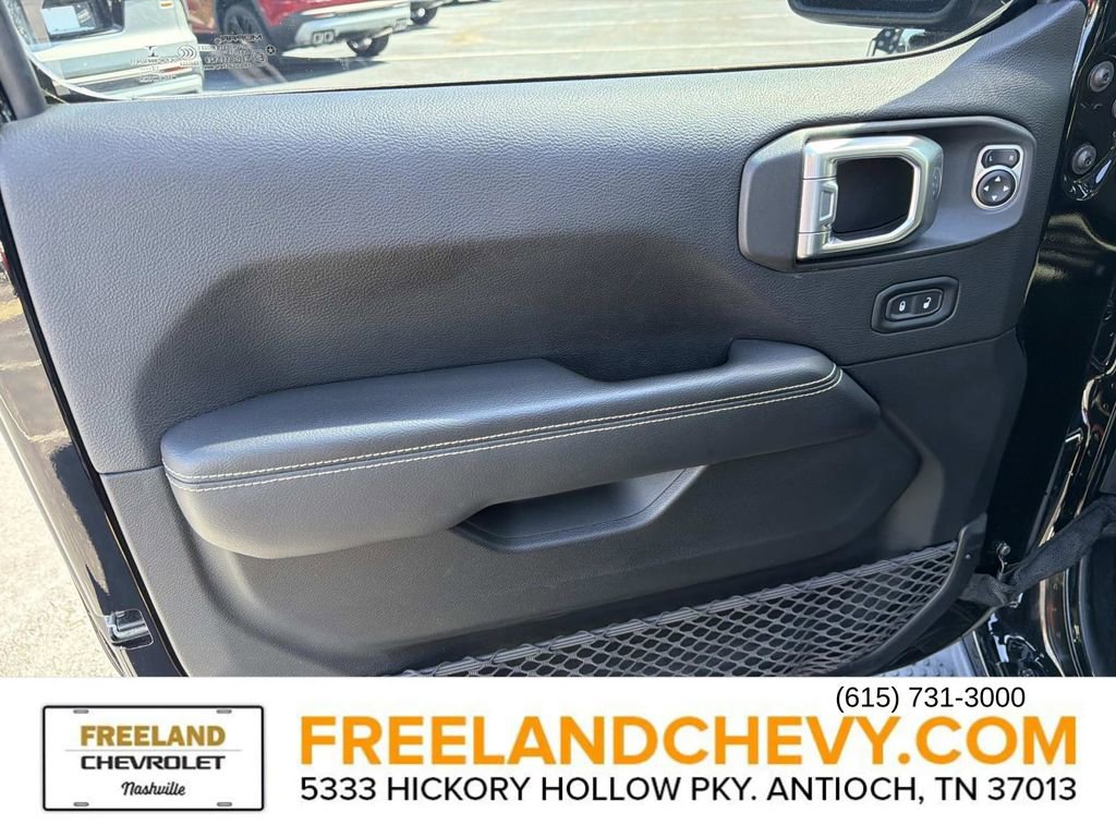 Used 2020 Jeep Wrangler Unlimited Sahara image 20