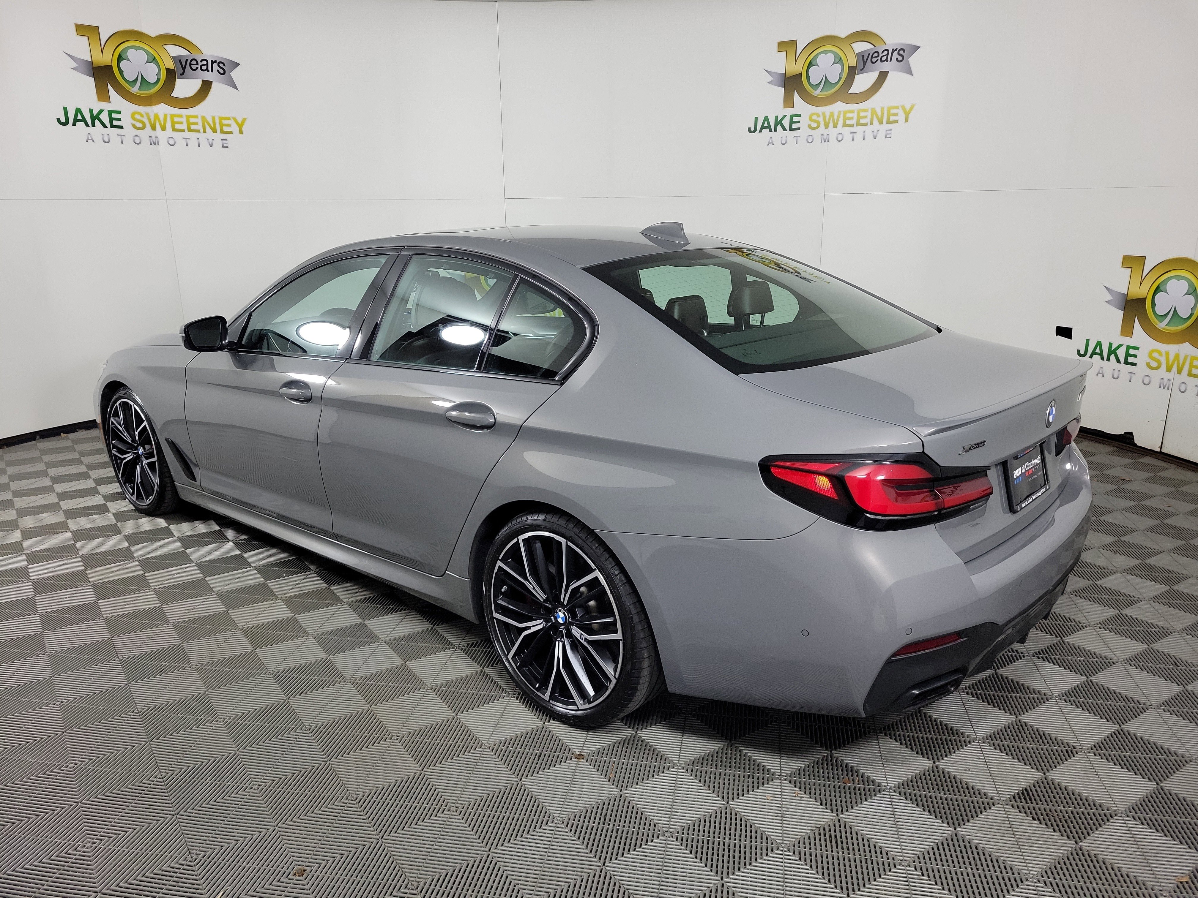 Used 2022 BMW M550i xDrive w/ Dynamic Handling Package image 5
