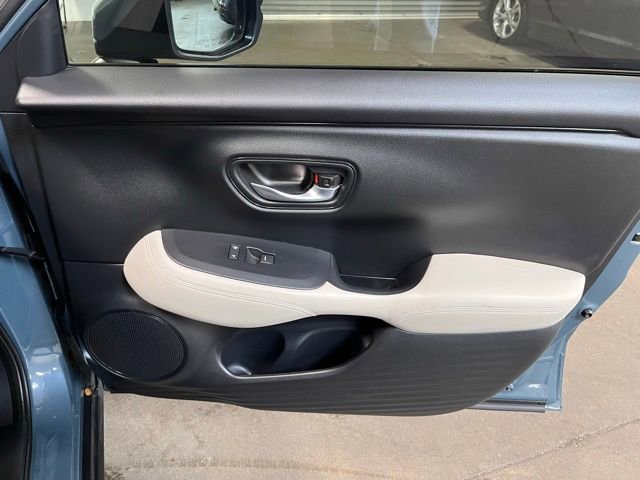 Used 2023 Honda HR-V LX image 11