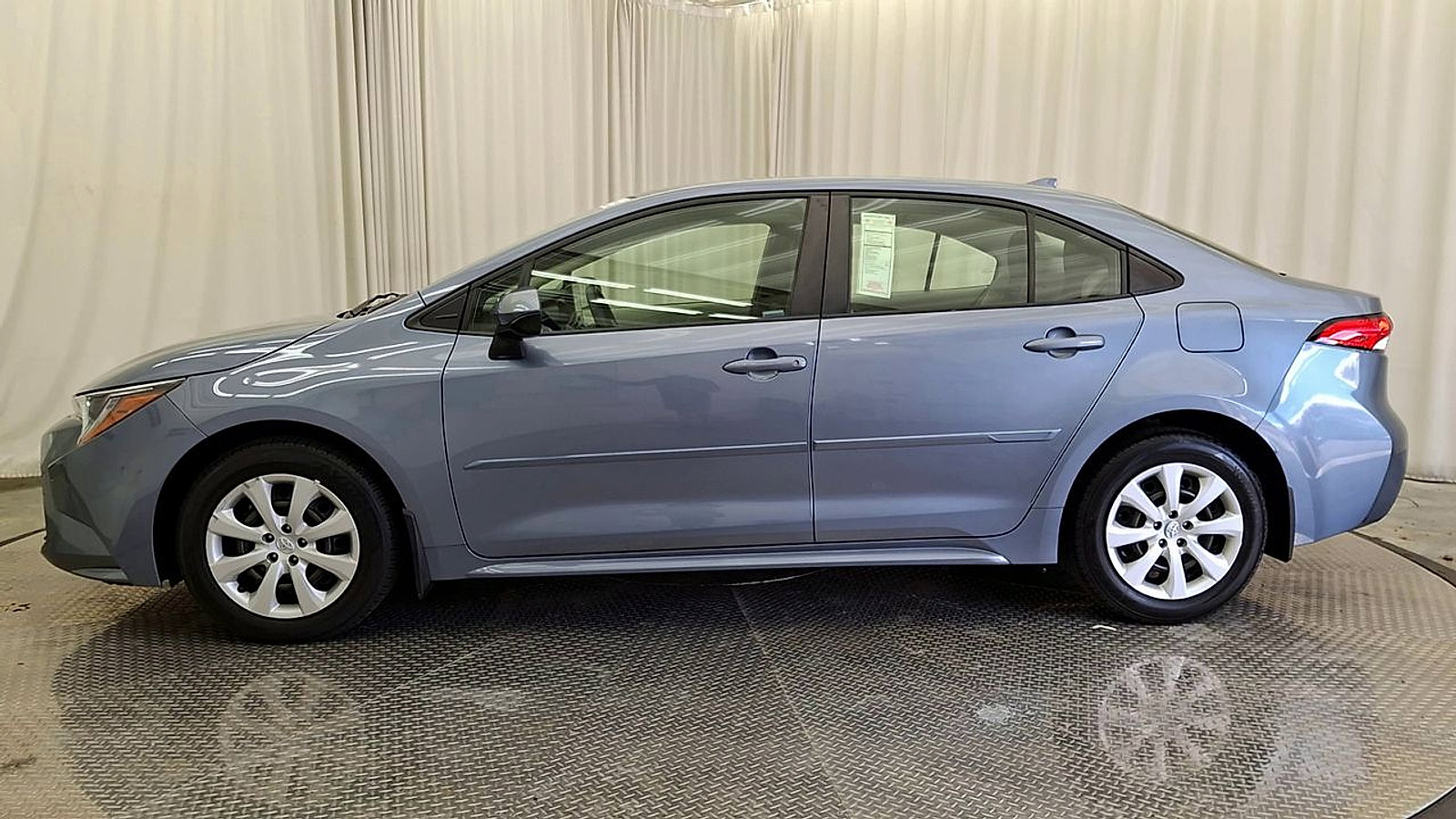 Used 2023 Toyota Corolla LE FWD image 8