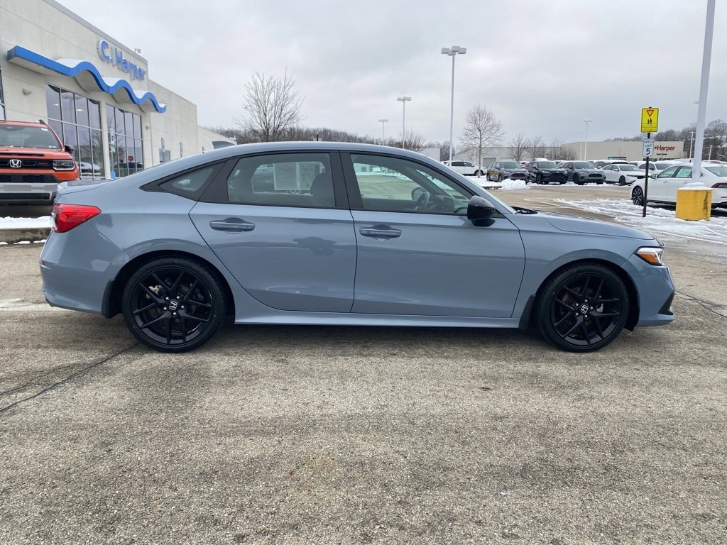 Used 2023 Honda Civic Sport image 2