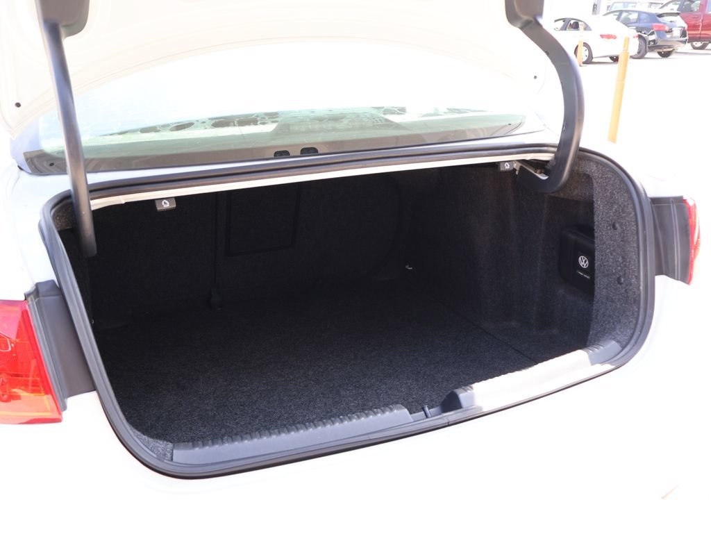 Used 2014 Volkswagen Jetta SE FWD image 14