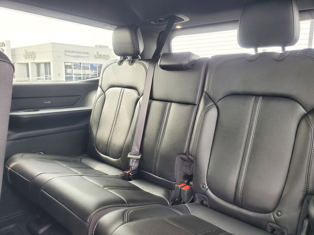 Used 2024 Jeep Wagoneer 4WD image 35