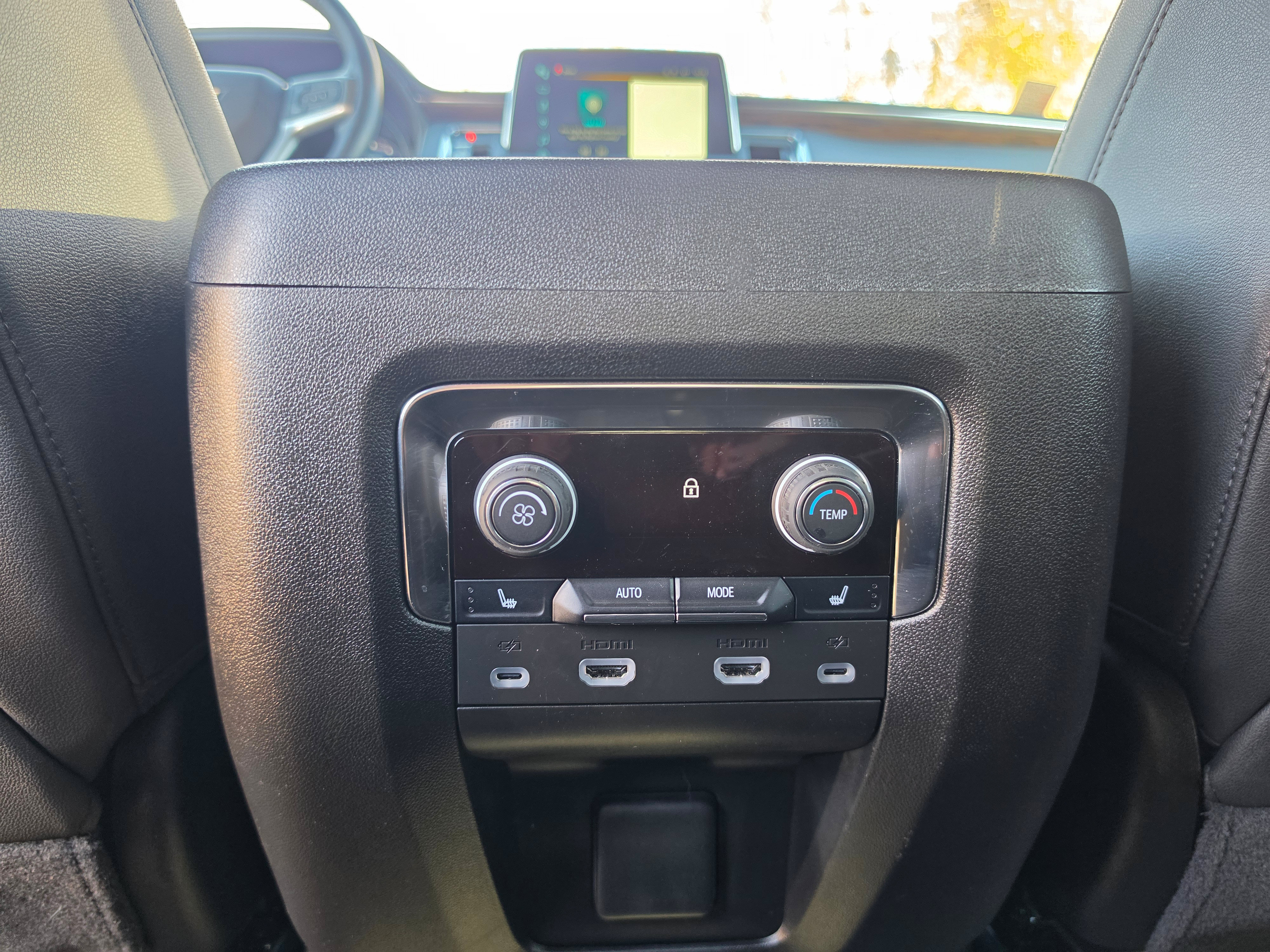 Used 2024 Chevrolet Tahoe Premier w/ Advanced Technology Package AWD/4WD image 17