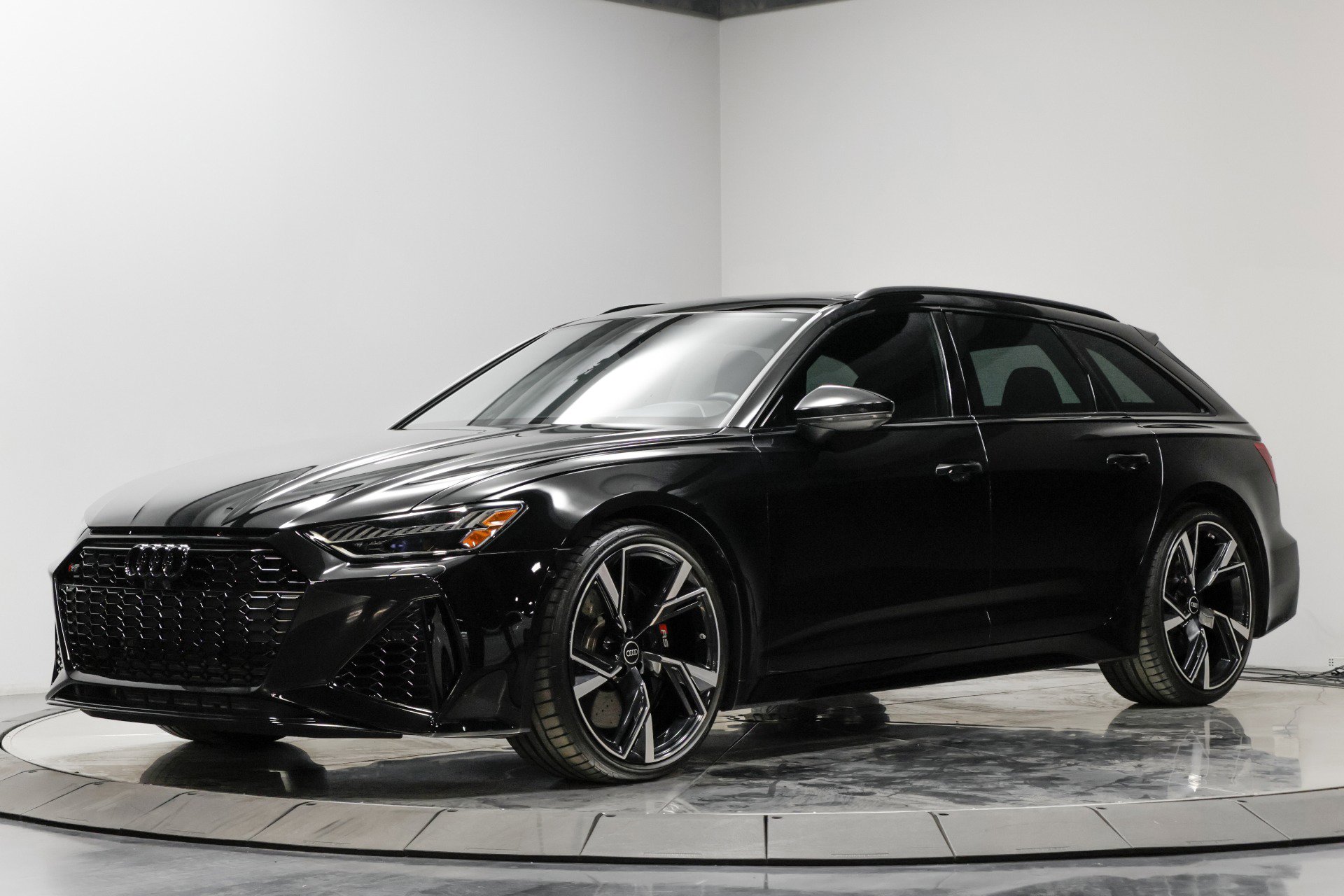 Used 2023 Audi RS 6 image 2
