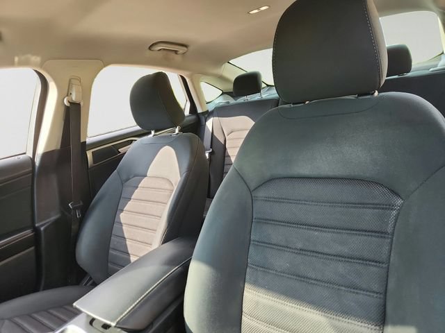 Used 2019 Ford Fusion SE FWD image 10