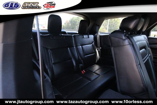 Used 2020 Ford Explorer XLT w/ Equipment Group 202A AWD/4WD image 16