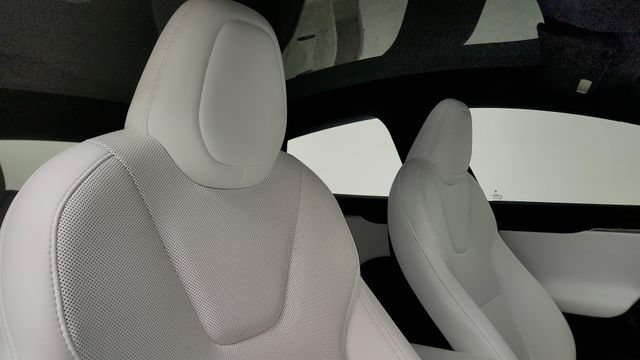 Used 2024 Tesla Model S AWD/4WD image 34