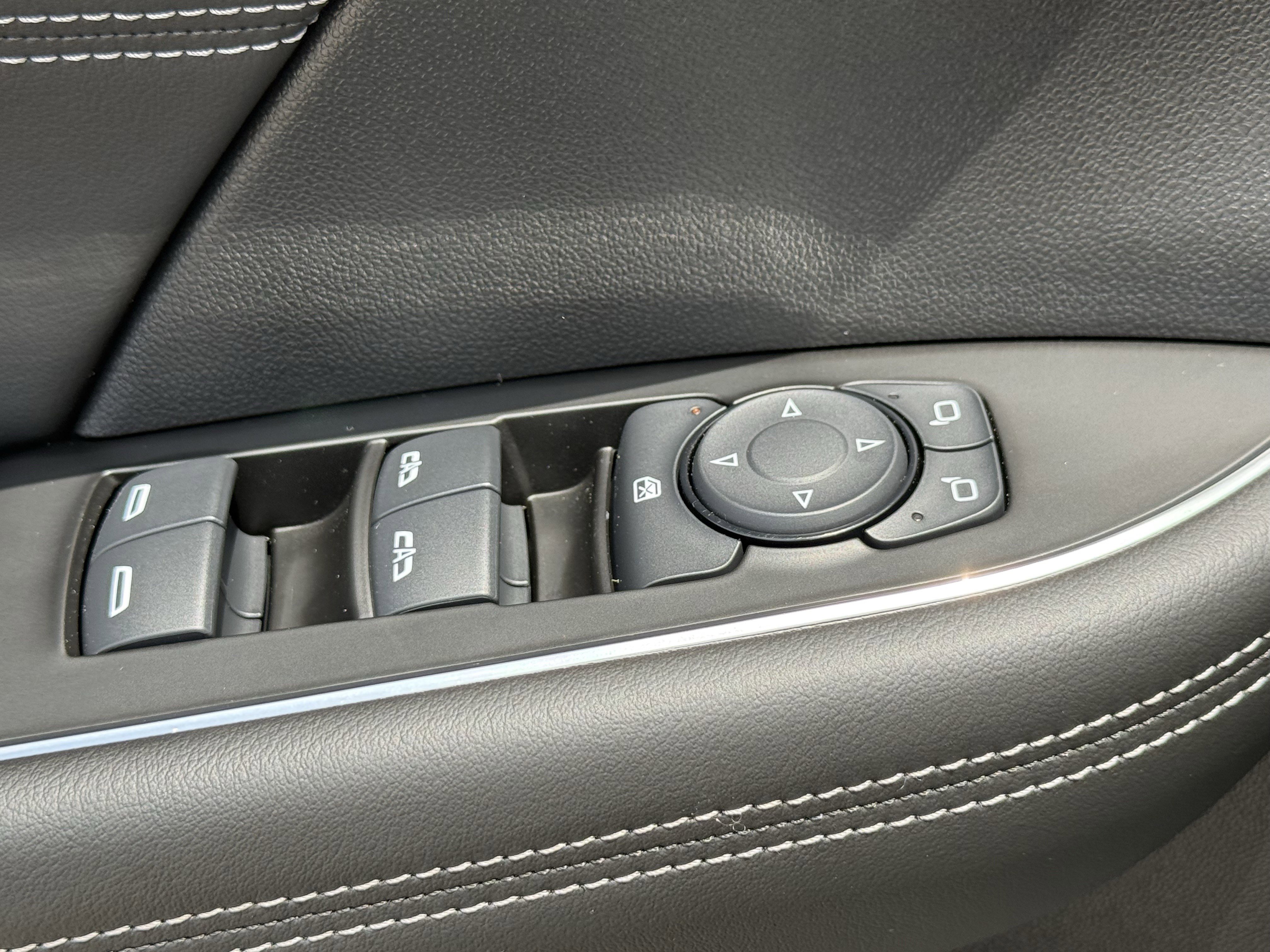 Used 2023 Buick Envision Preferred w/ Sport Touring Package AWD/4WD image 28