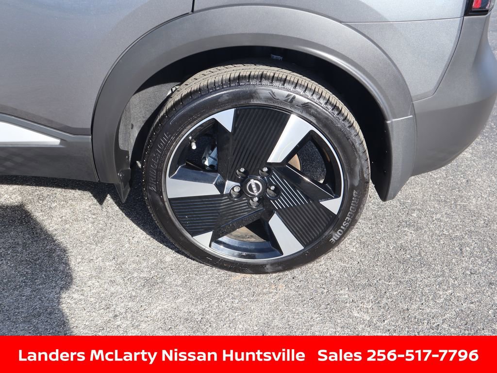 Used 2025 Nissan Kicks SR image 11