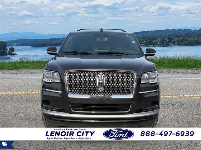 Used 2022 Lincoln Navigator L 2WD image 2