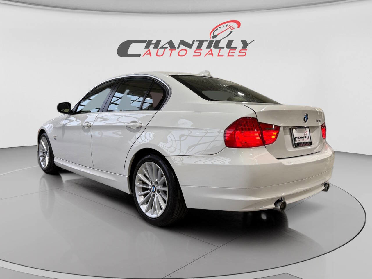 Used 2010 BMW 335i xDrive Sedan image 3