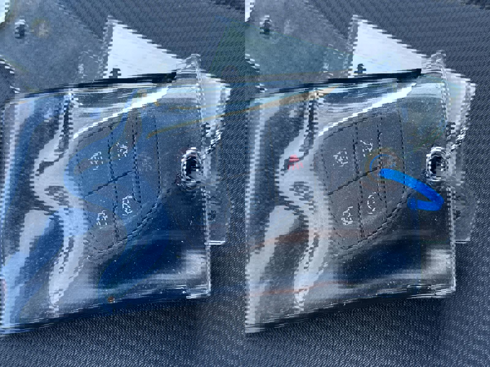 Certified 2025 Chevrolet Equinox EV LT w/ Convenience Package image 34