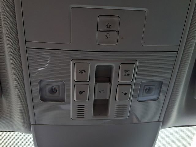 Used 2023 Volkswagen Taos SE image 30