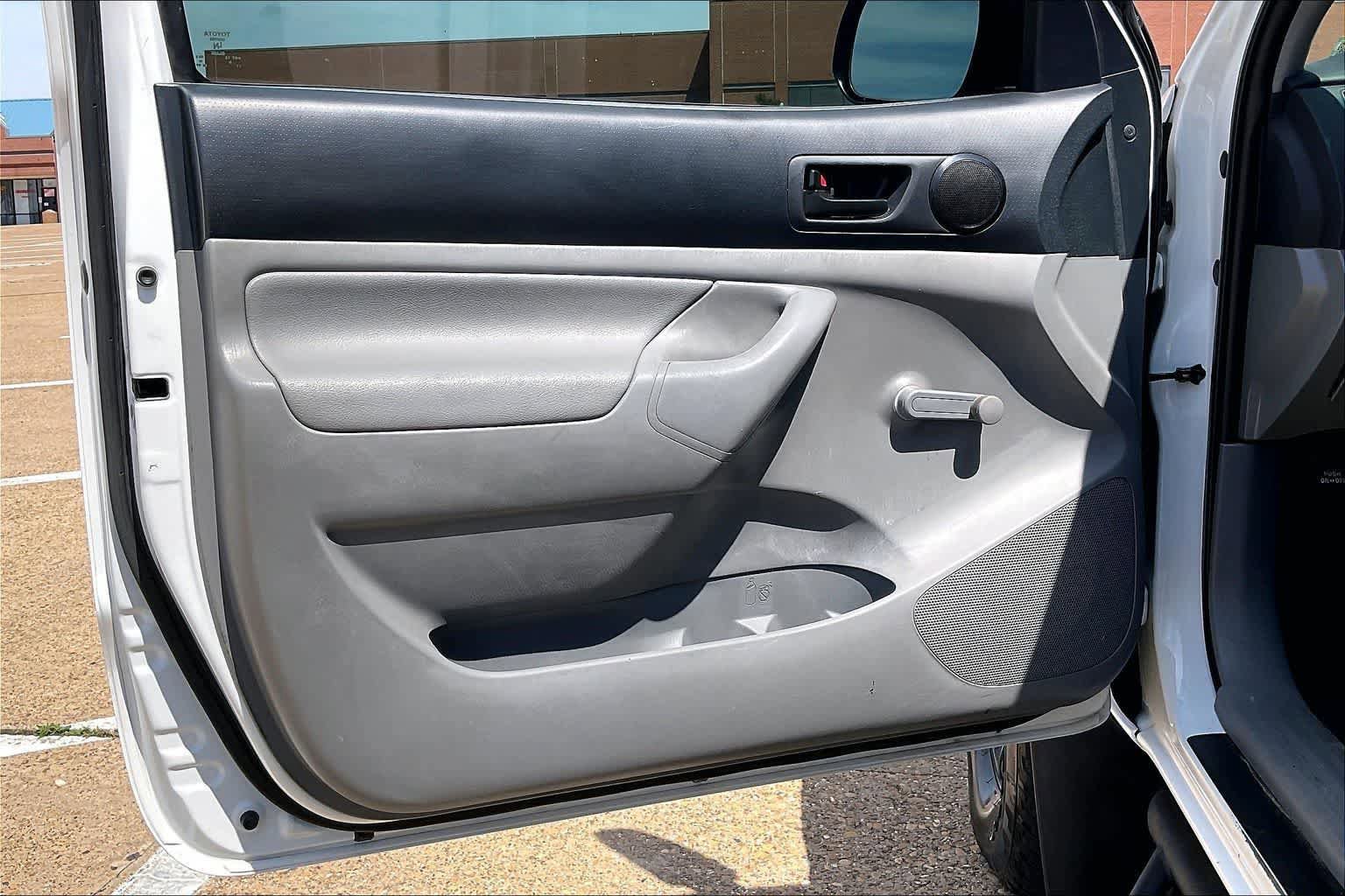 Used 2014 Toyota Tacoma 4x4 Regular Cab image 21
