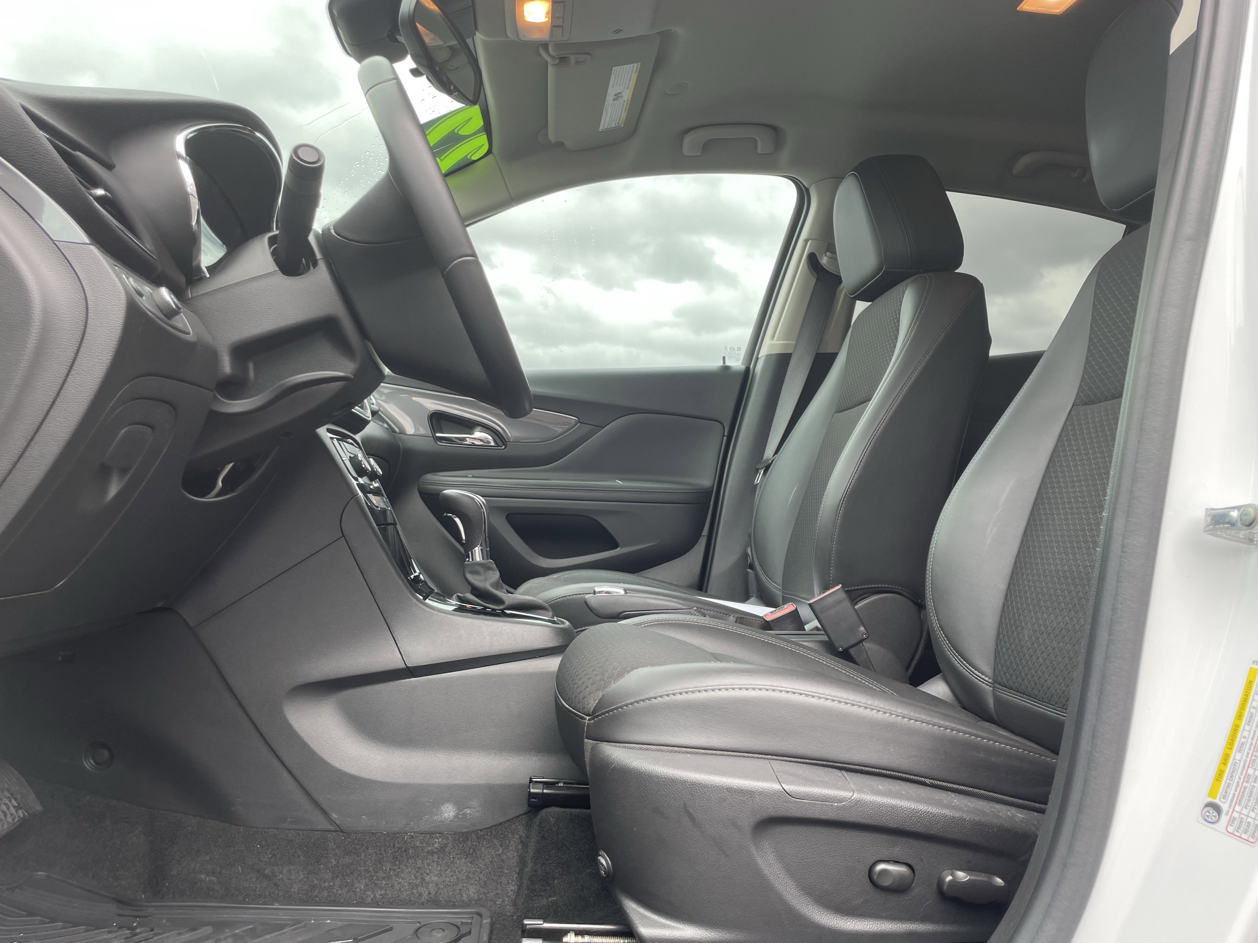 Used 2022 Buick Encore Preferred w/ Safety Package image 12