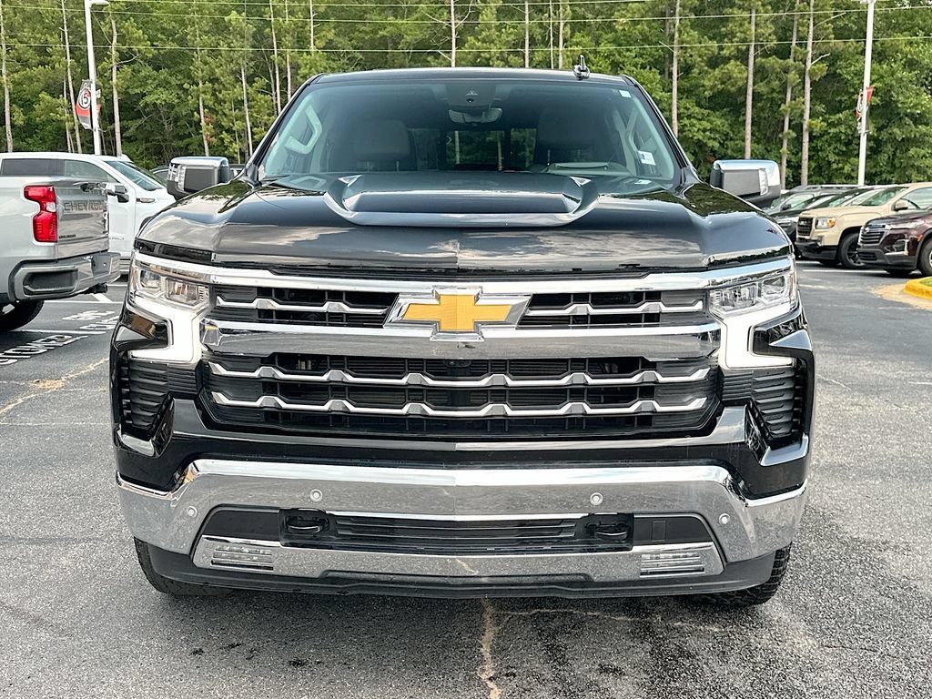 Used 2025 Chevrolet Silverado 1500 LTZ w/ LTZ Premium Package AWD/4WD image 5