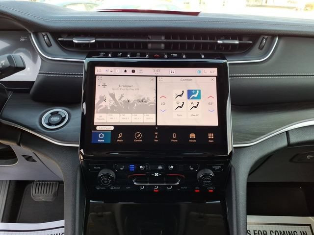 Certified 2023 Jeep Grand Cherokee Limited w/ Luxury Tech Group II AWD/4WD image 20
