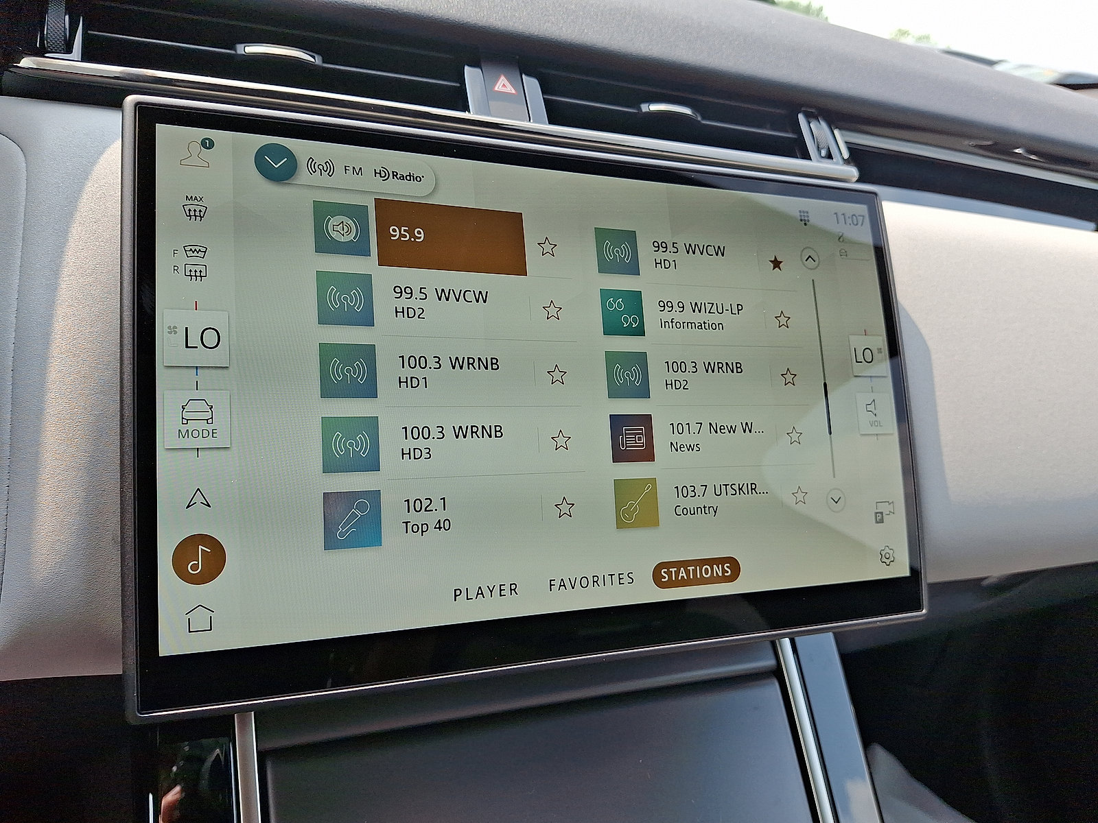 New 2026 Land Rover Range Rover Velar S image 9