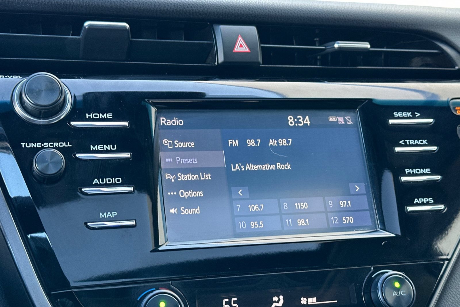 Used 2019 Toyota Camry SE FWD image 24