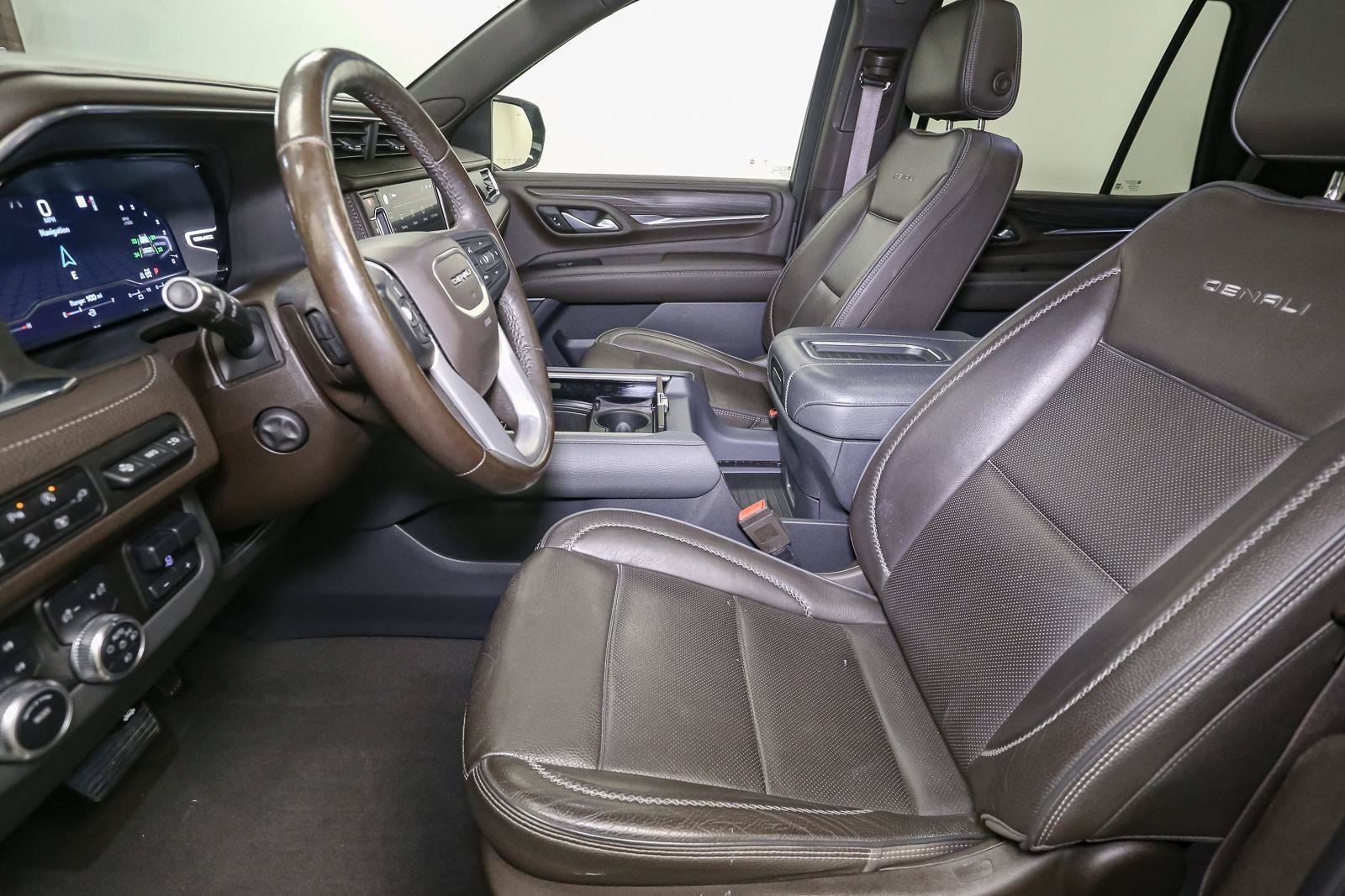 Used 2022 GMC Yukon Denali w/ Denali Premium Package AWD/4WD image 49