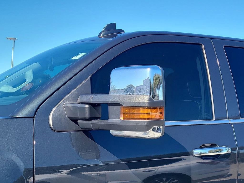Used 2018 Chevrolet Silverado 2500 High Country w/ Duramax Plus Package image 18