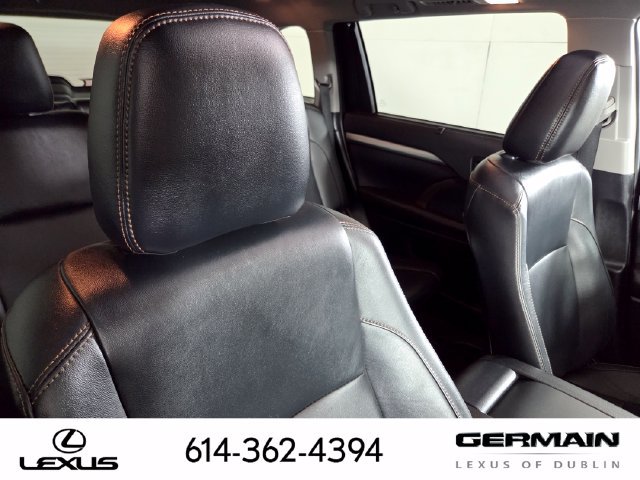 Used 2019 Toyota Highlander XLE AWD/4WD image 18