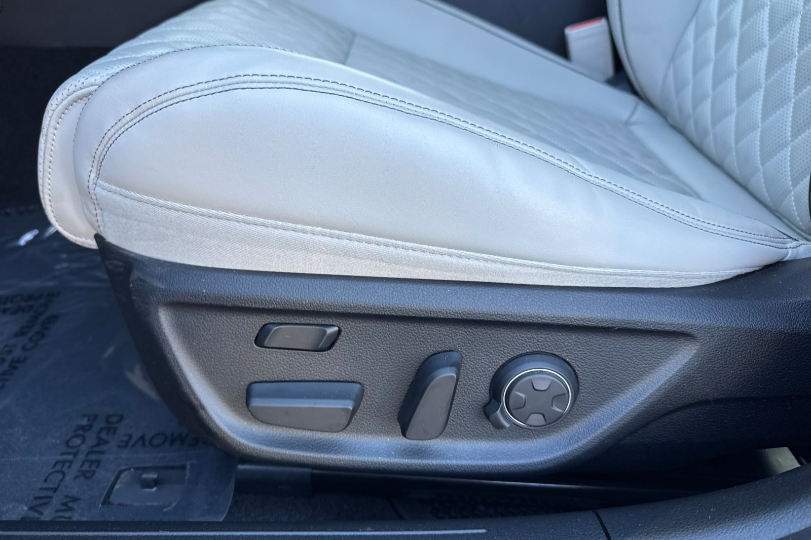 Used 2022 Genesis G70 3.3T image 12