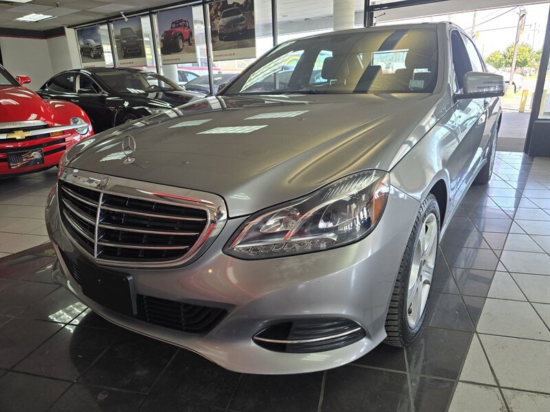 Used 2014 Mercedes-Benz E 350 4MATIC Sedan image 2