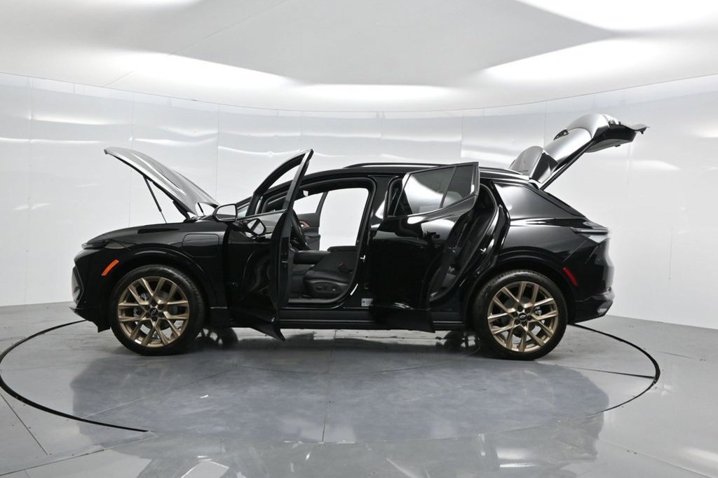 New 2026 Chevrolet Equinox EV RS w/ Convenience Package II FWD image 48