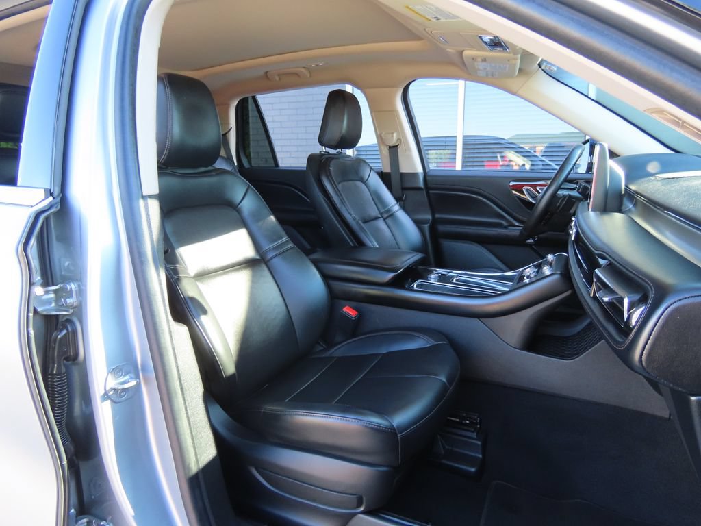 Used 2023 Lincoln Aviator AWD w/ Premium Package image 42