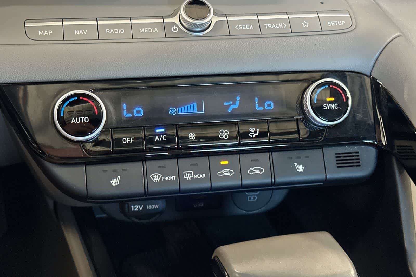 Used 2025 Hyundai Elantra SEL FWD image 22