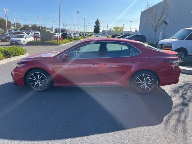 Used 2022 Toyota Camry SE image 8