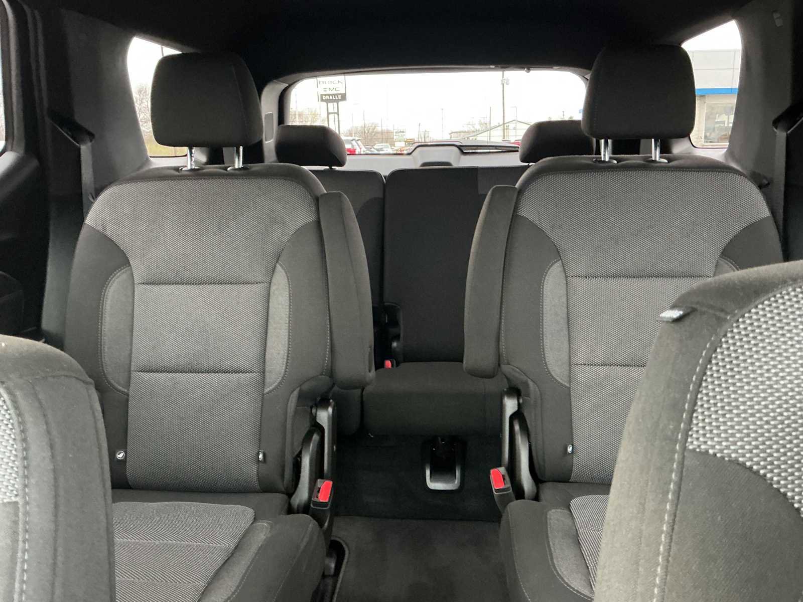 Used 2023 Chevrolet Traverse LT image 28