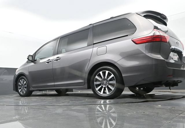 Used 2019 Toyota Sienna Limited FWD image 25