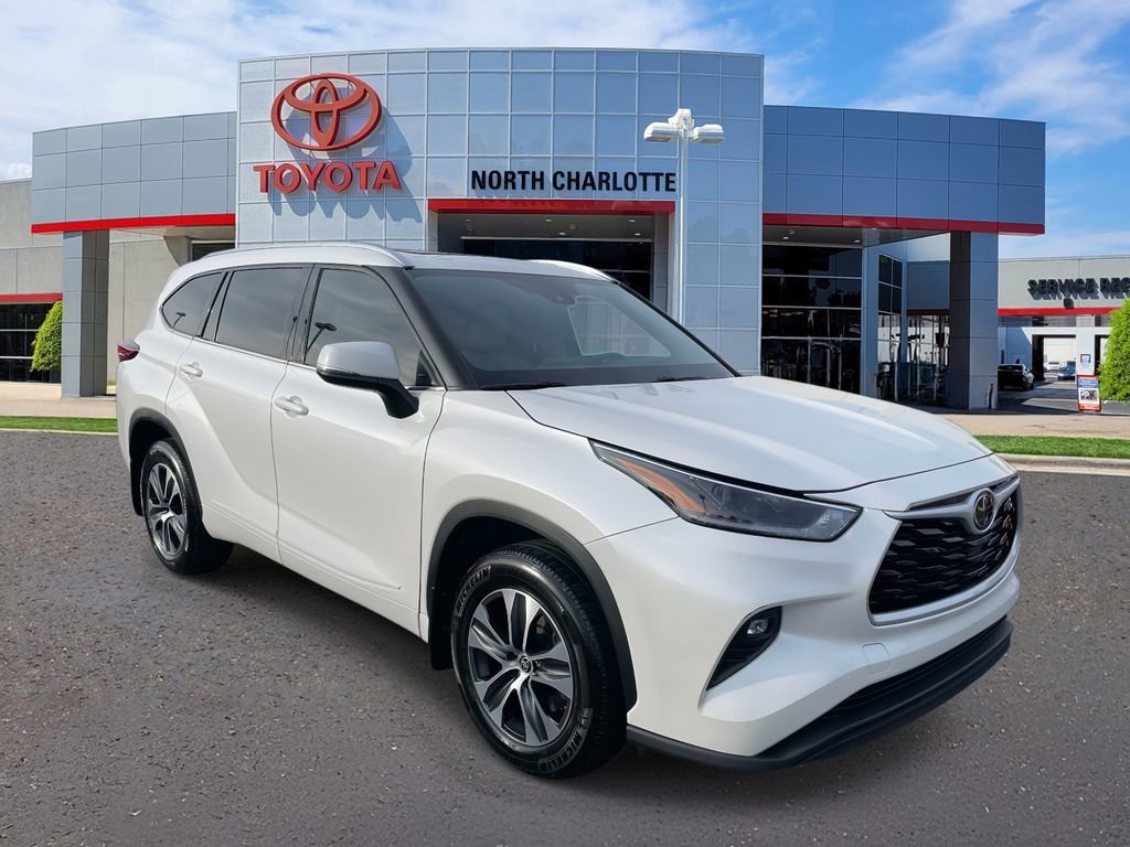 Used 2021 Toyota Highlander XLE
