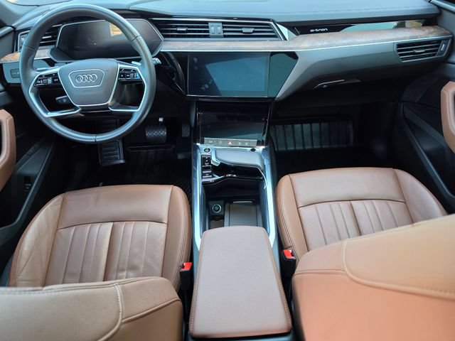 Used 2022 Audi e-tron Premium w/ Towing Package AWD/4WD image 37