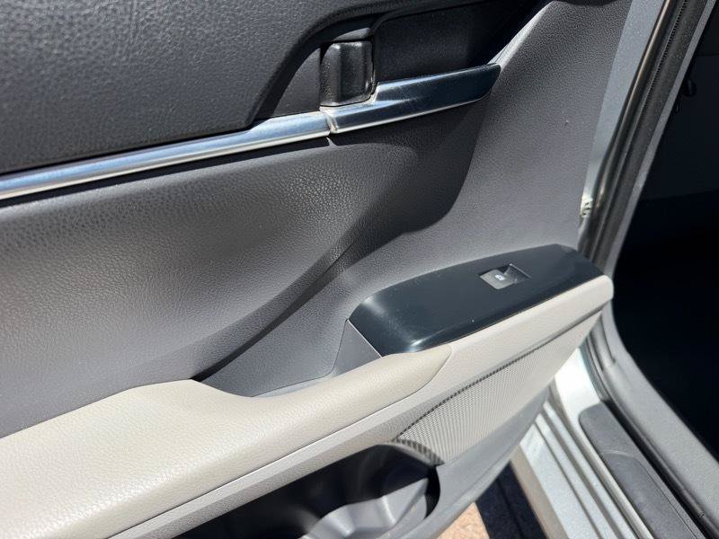 Used 2019 Toyota Camry LE w/ Carpet Mat Package FWD image 94