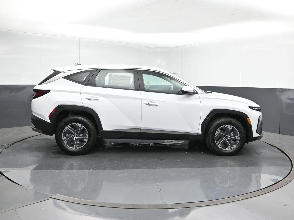 New 2026 Hyundai Tucson Blue SE image 6