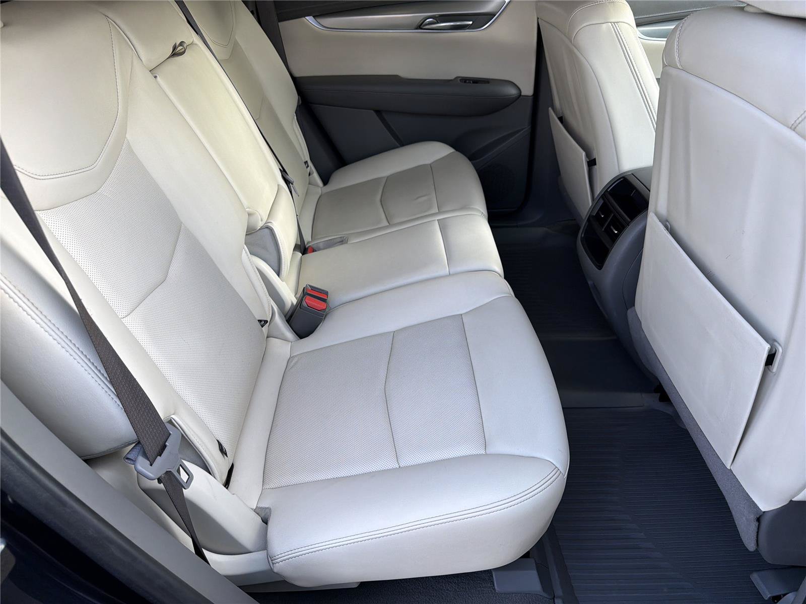 Used 2022 Cadillac XT5 Premium Luxury FWD image 14