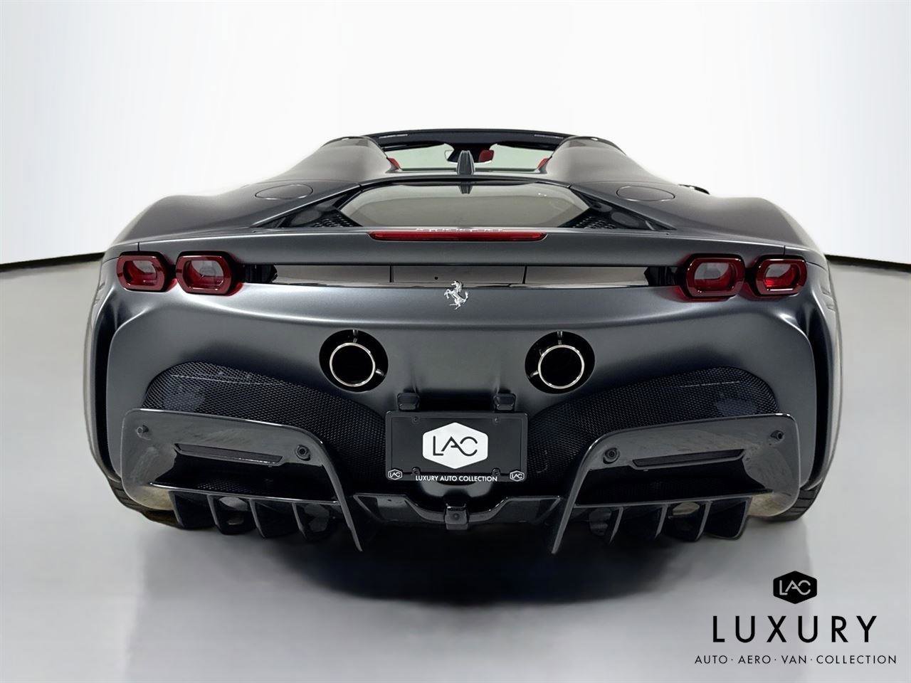 Used 2022 Ferrari SF90 Spider image 7