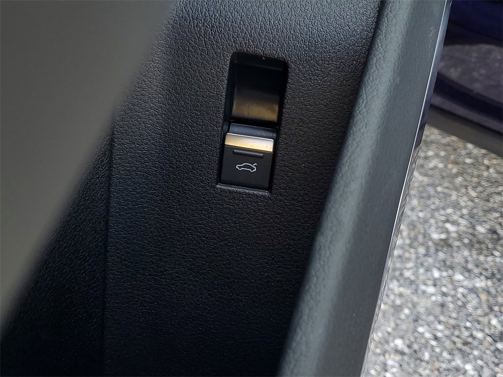 Used 2023 Audi e-tron S Prestige w/ Prestige Package image 19