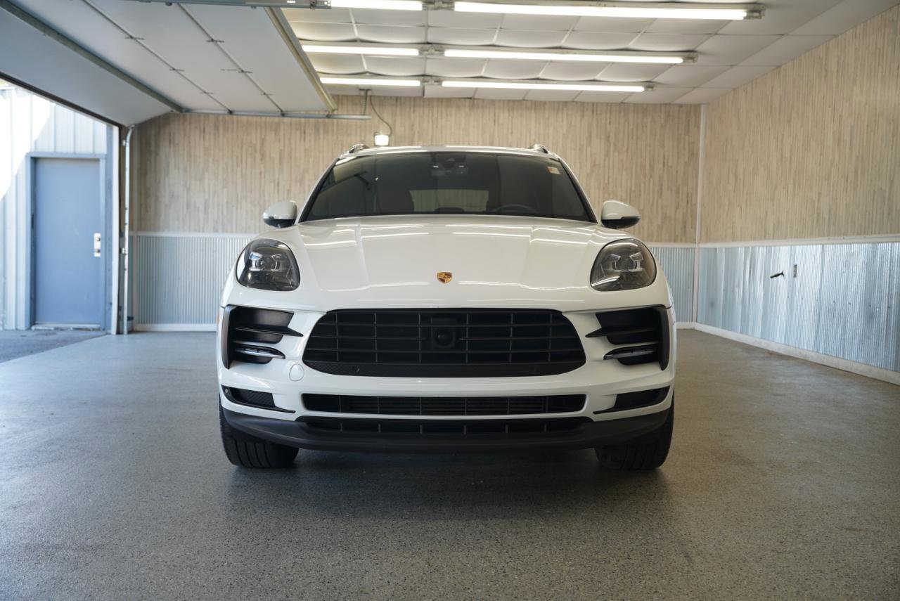 Used 2020 Porsche Macan AWD/4WD image 2