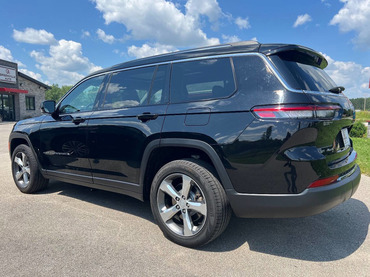 Used 2022 Jeep Grand Cherokee L Limited image 4
