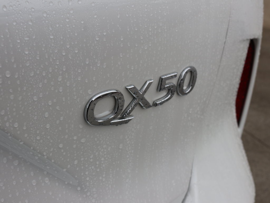 Certified 2025 INFINITI QX50 Luxe AWD/4WD image 35