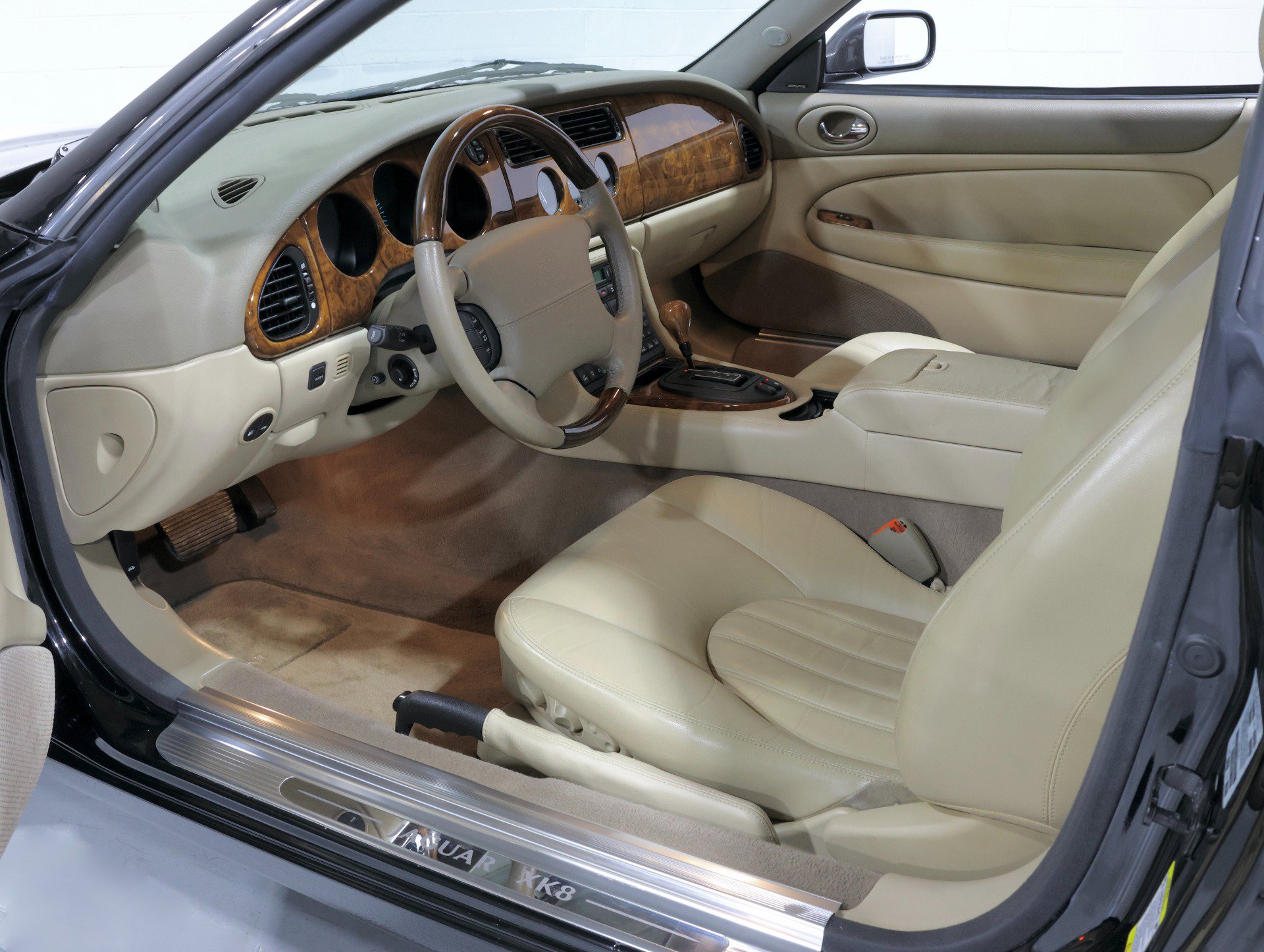 Used 2002 Jaguar XK8 Coupe image 82