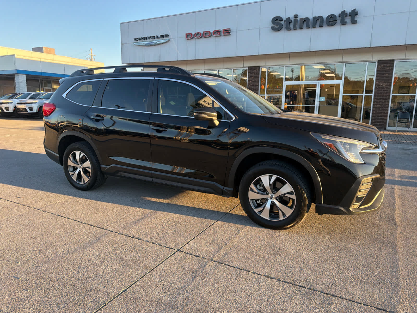Used 2023 Subaru Ascent Premium w/ Convenience Package AWD/4WD image 2
