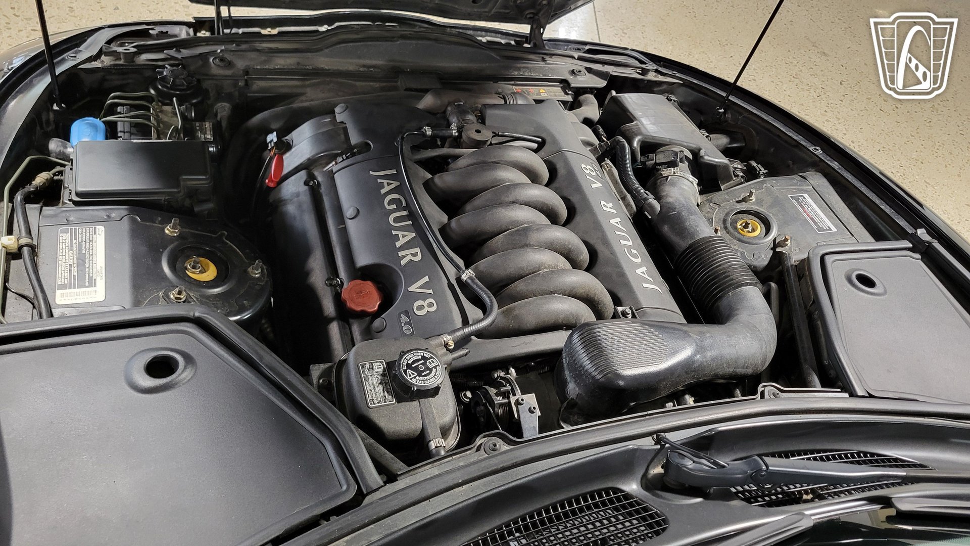 Used 2000 Jaguar XK8 Convertible RWD image 11
