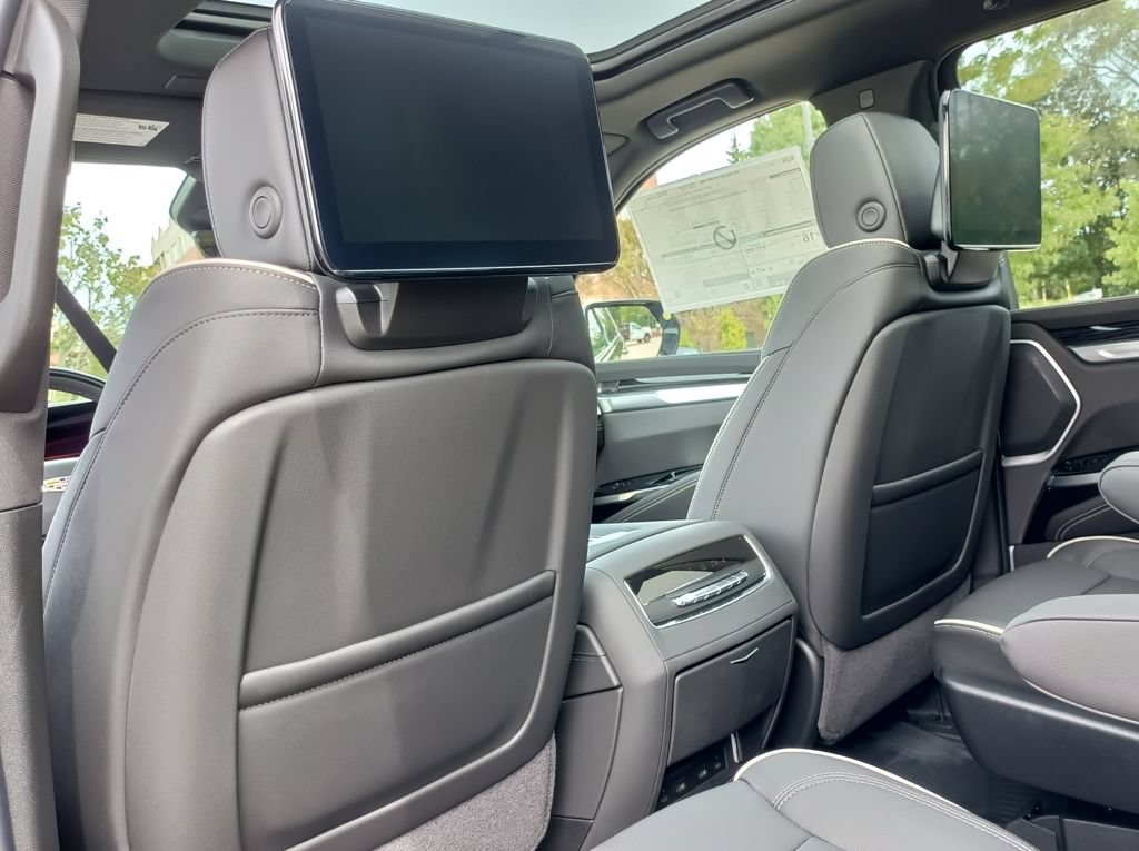 New 2026 Cadillac Escalade ESV Sport w/ Touring Package AWD/4WD image 37